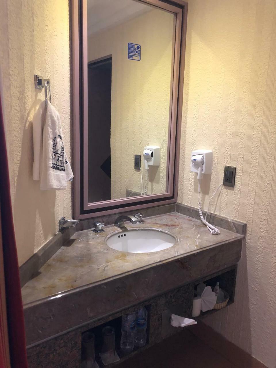 Hotel Guadalajara Мехико Экстерьер фото